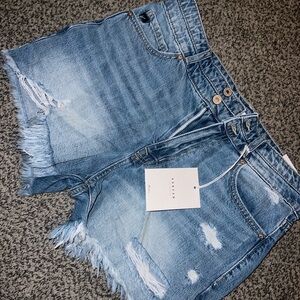 Brand new KanCan Jean shorts size 9